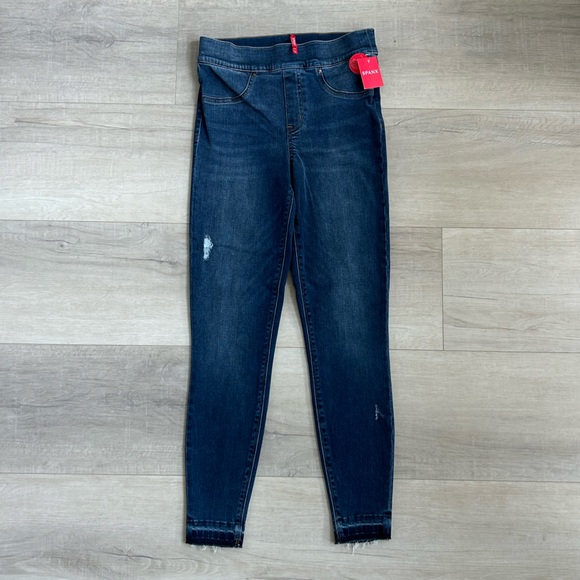NWT SPANX Women's Ankle Skinny distressed skinny jeans, medium wash - Picture 1 of 10